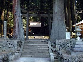 室生龍穴神社