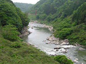 名張川